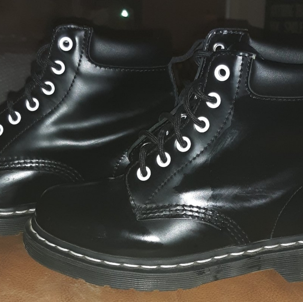 Dr Martens patent leather black size 5